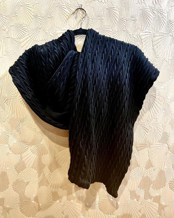 Squasht Oversized Scarf Black Cable Knit