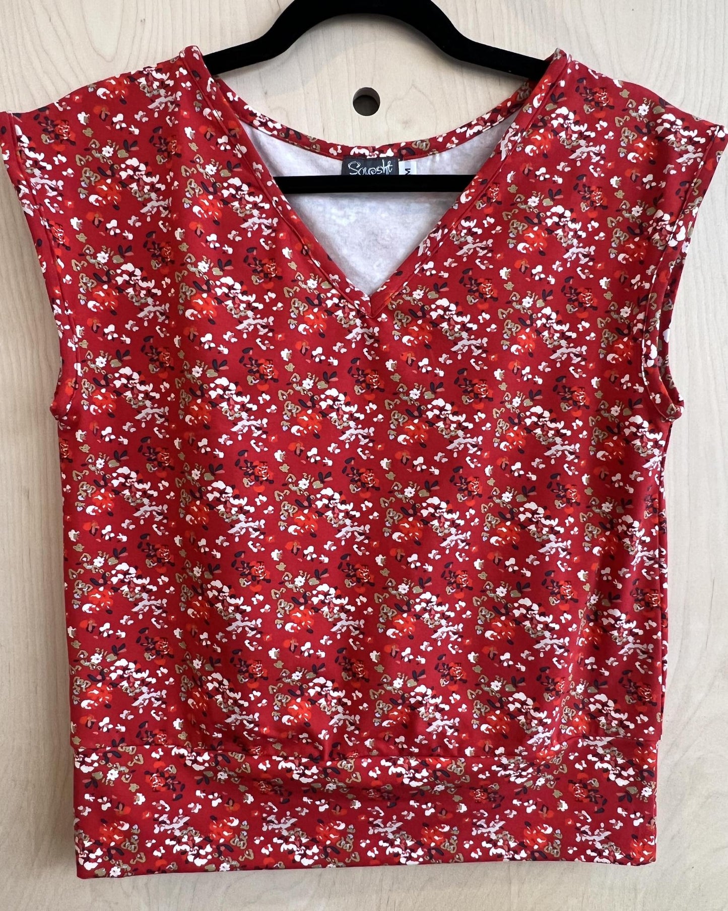 Squasht Banded Tee in Scarlet Red Ditsy Floral Print