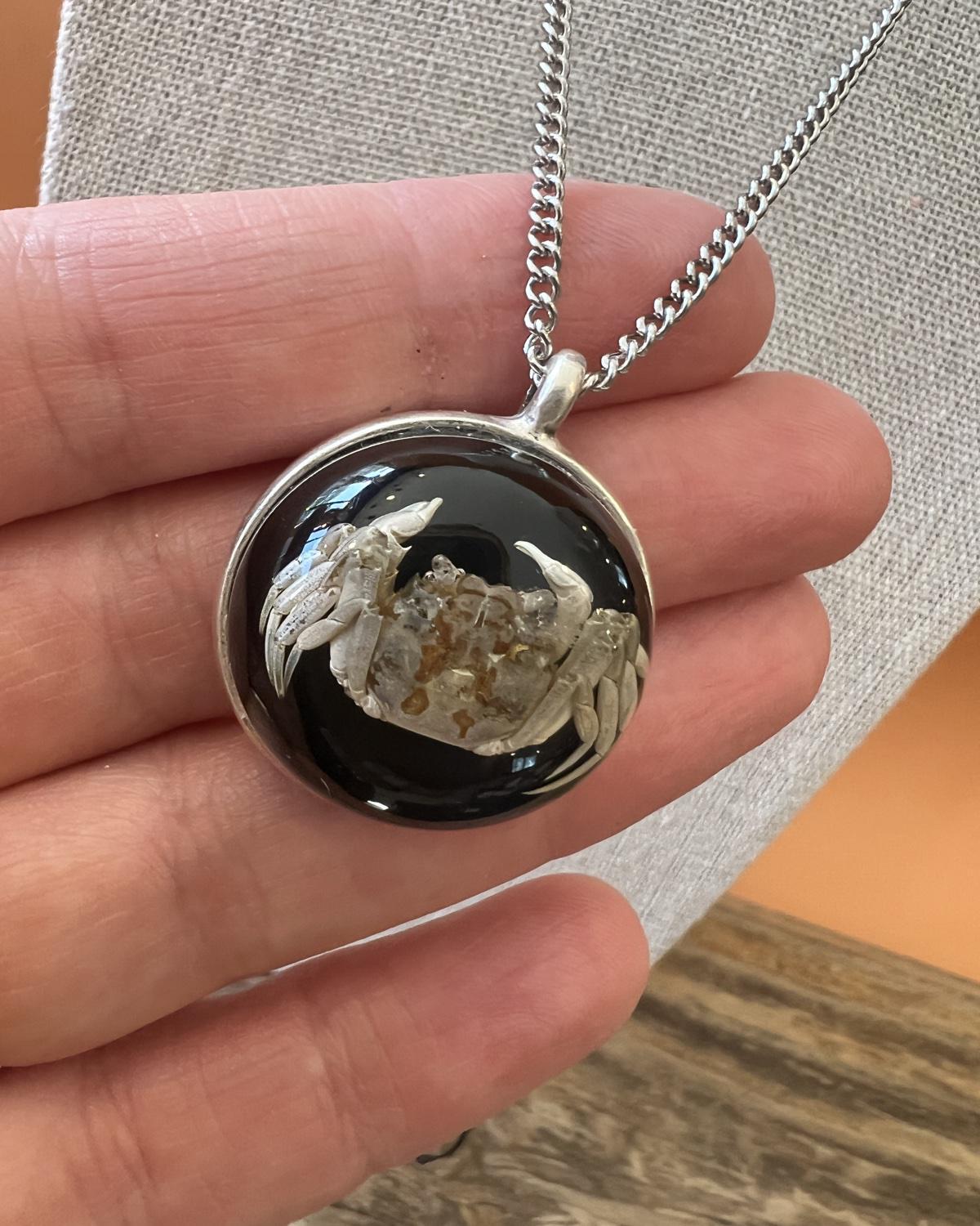 Pajaro Negro Antiqued Silver Plated Round Crab Pendant Necklace