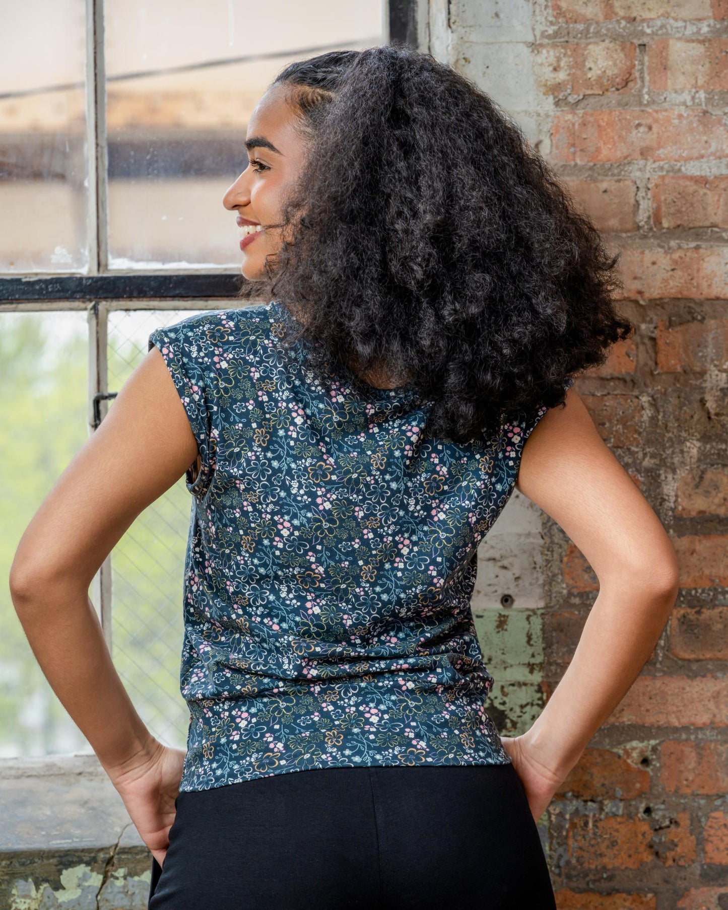 Squasht Banded Tee in Midnight Ditsy Floral Print