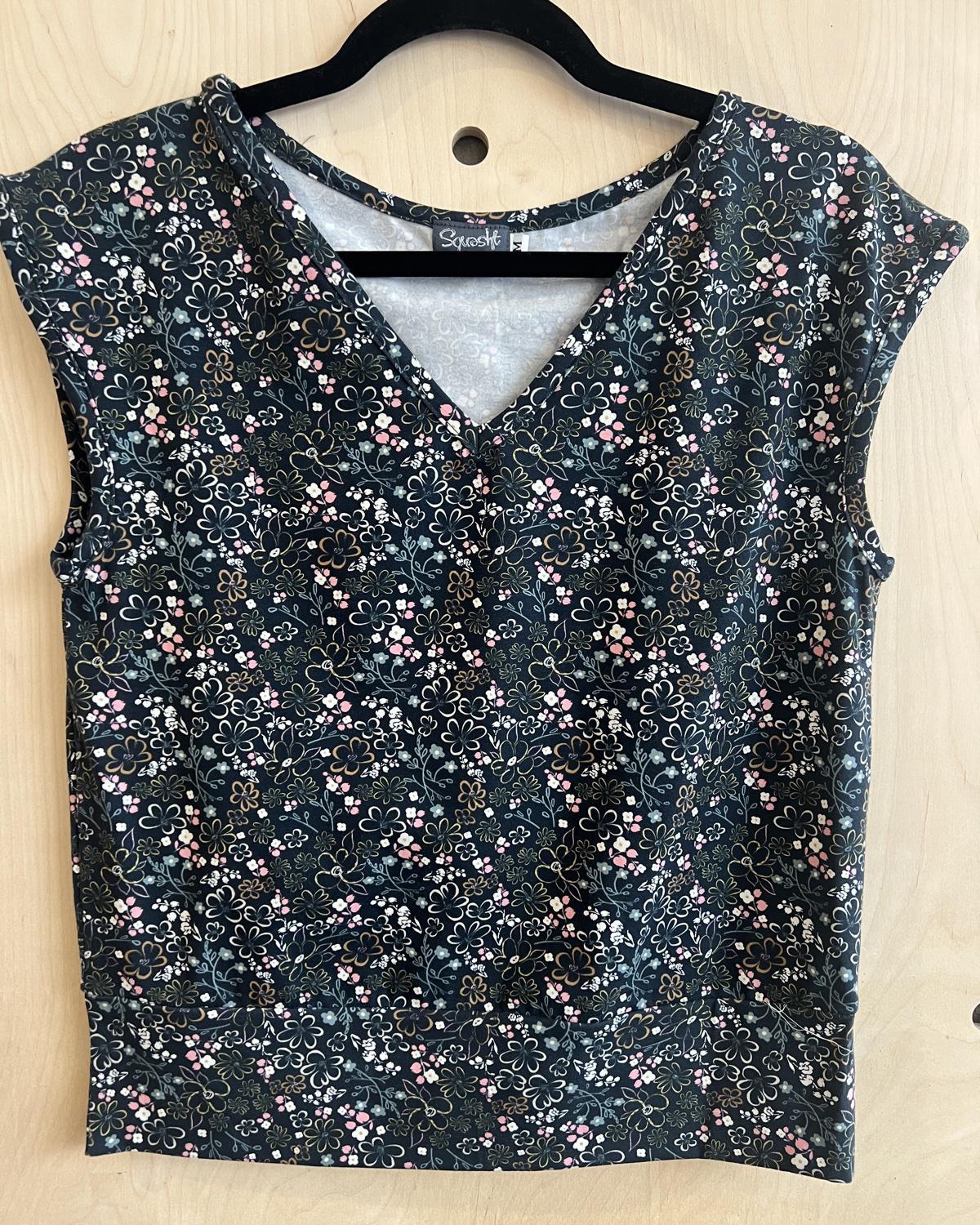 Squasht Banded Tee in Midnight Ditsy Floral Print