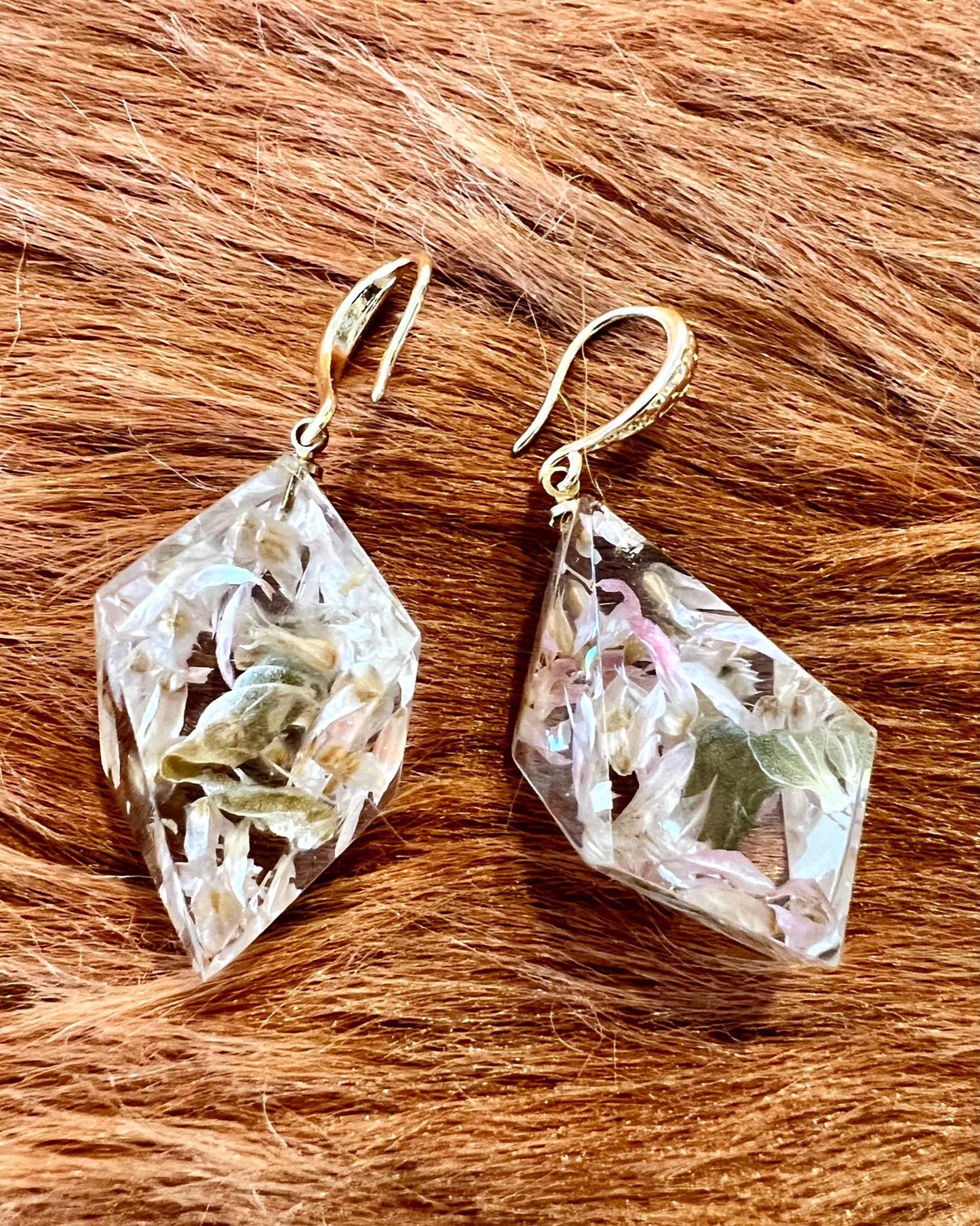 Pajaro Negro Large Cream Floral "Crystal" Earrings 18 kt Gold Fill