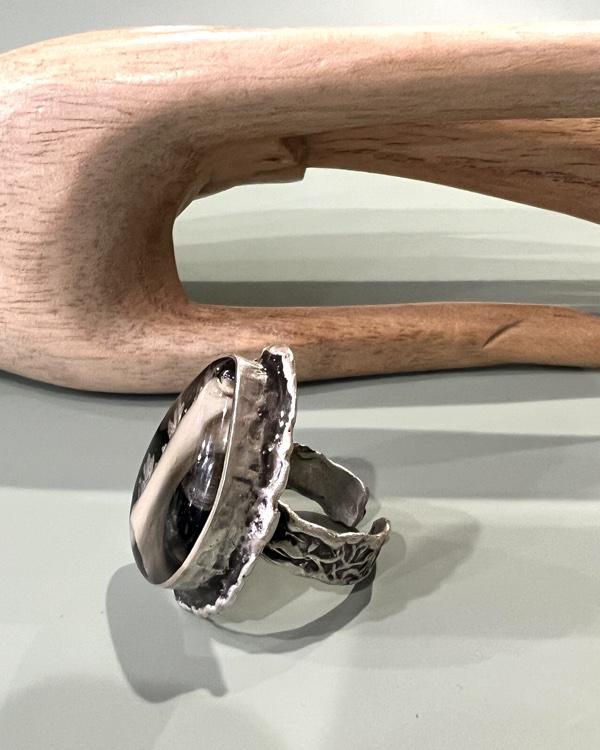 Pajaro Negro Botanical Coyote Bone Teardrop Ring