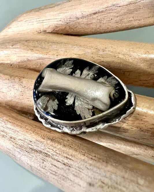 Pajaro Negro Botanical Coyote Bone Teardrop Ring