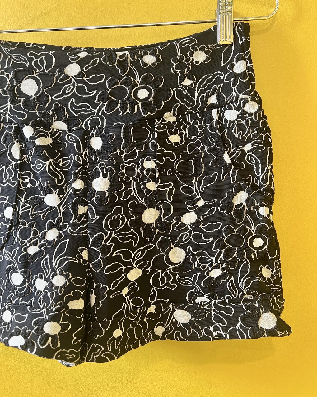 Squasht Short Shorts in Textured Black Floral