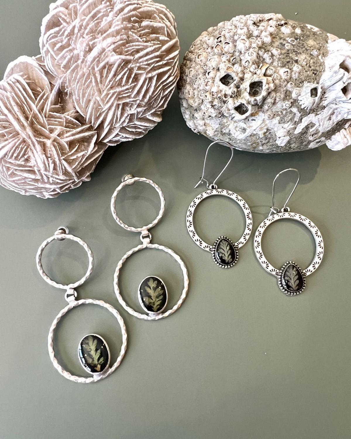 Pajaro Negro Double Circle Fern Earrings