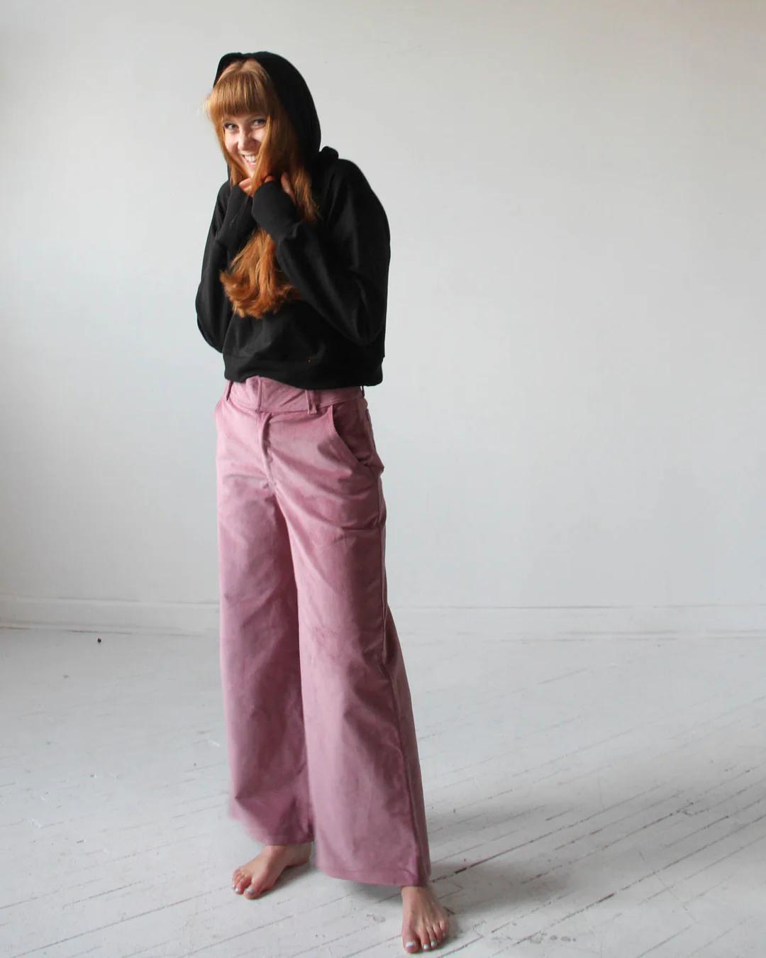 Wulfka Audrey Cropped Hoodie with Thumbholes in Black