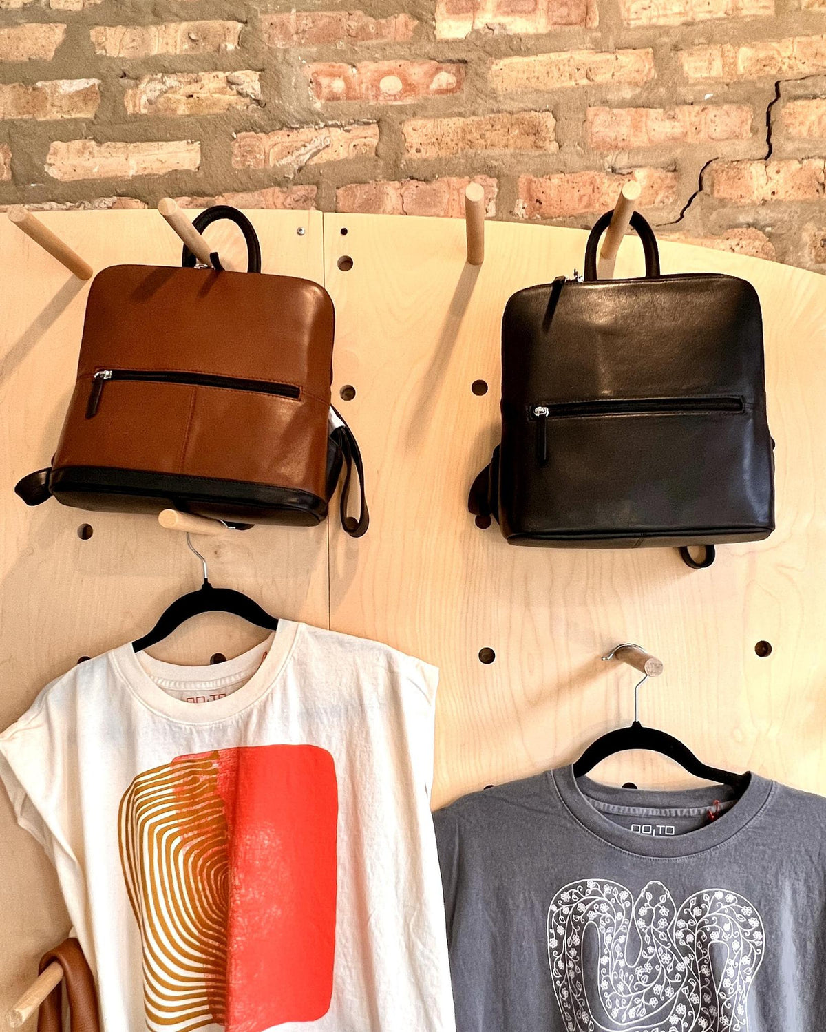 ili Small Leather Backpack in Black