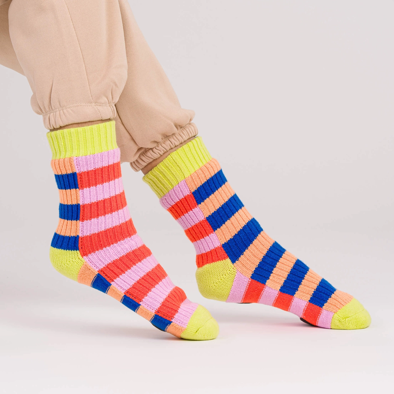Verloop Super Stripe Knit House Socks in Peach Cobalt