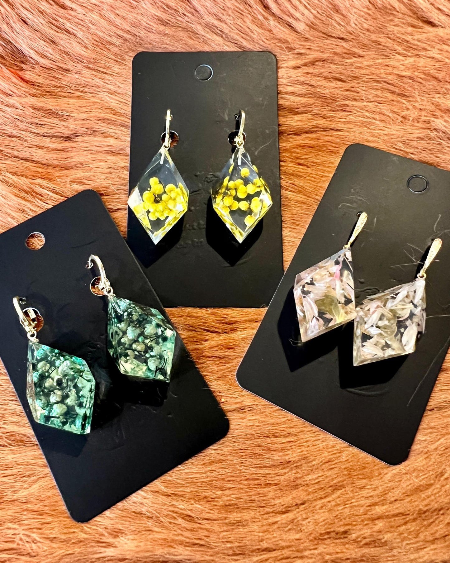 Pajaro Negro Large Cream Floral "Crystal" Earrings 18 kt Gold Fill