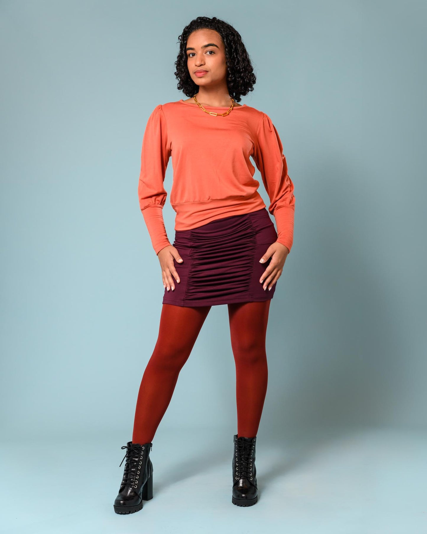 Squasht Ruched Mini Skirt in Merlot
