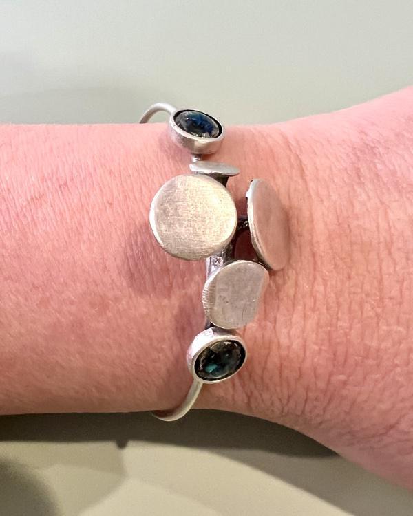 Pajaro Negro Circles and Double Abalone Shell Bracelet