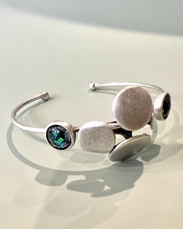Pajaro Negro Circles and Double Abalone Shell Bracelet
