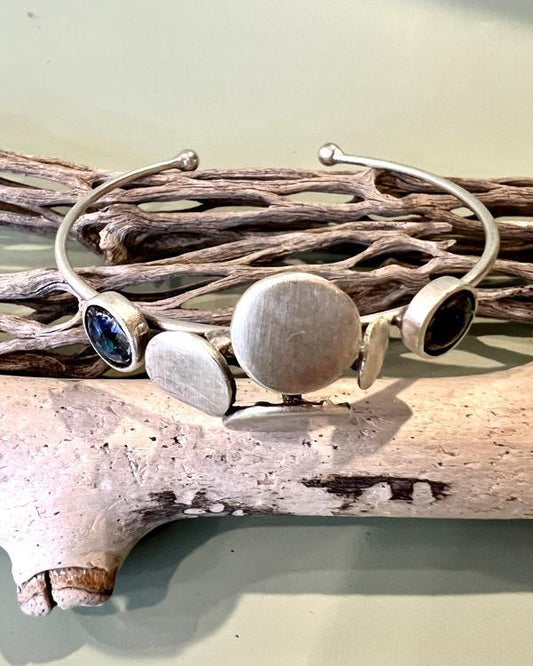 Pajaro Negro Circles and Double Abalone Shell Bracelet