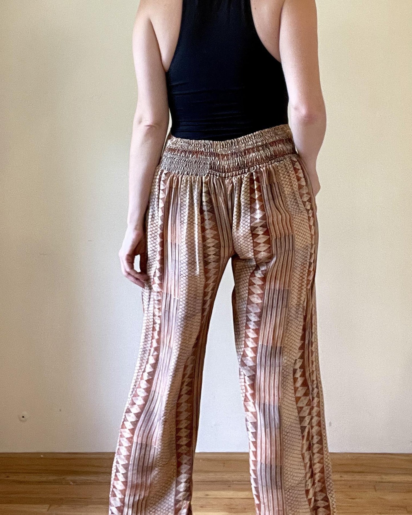 Indie Ella Frida Silk Ankle Capri Trouser Pants in Neutral Geo