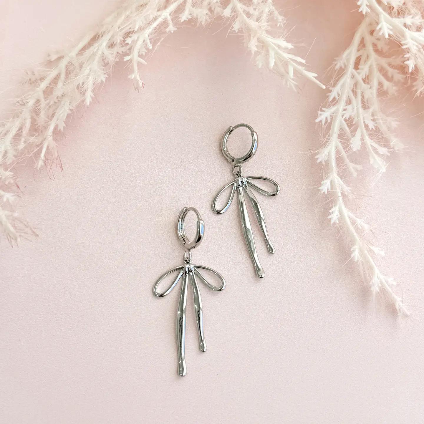 Golden Hour Vintage Bow Huggie Earrings - Silver & Gold