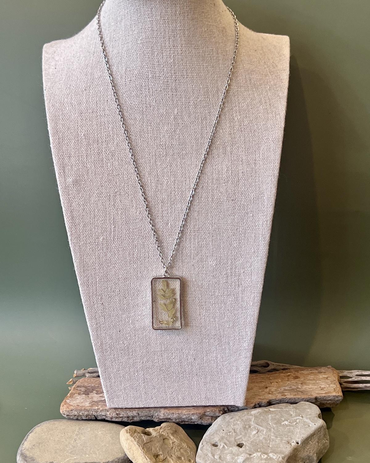 Pajaro Negro Botanical Leaf Necklace