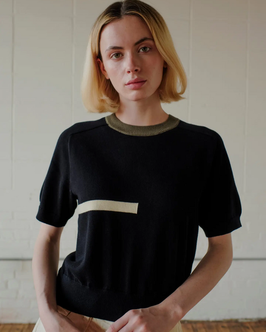 The Endery Ruben Short Sleeve Sweater Tee in Anthracite (Black/Olive/Cream)