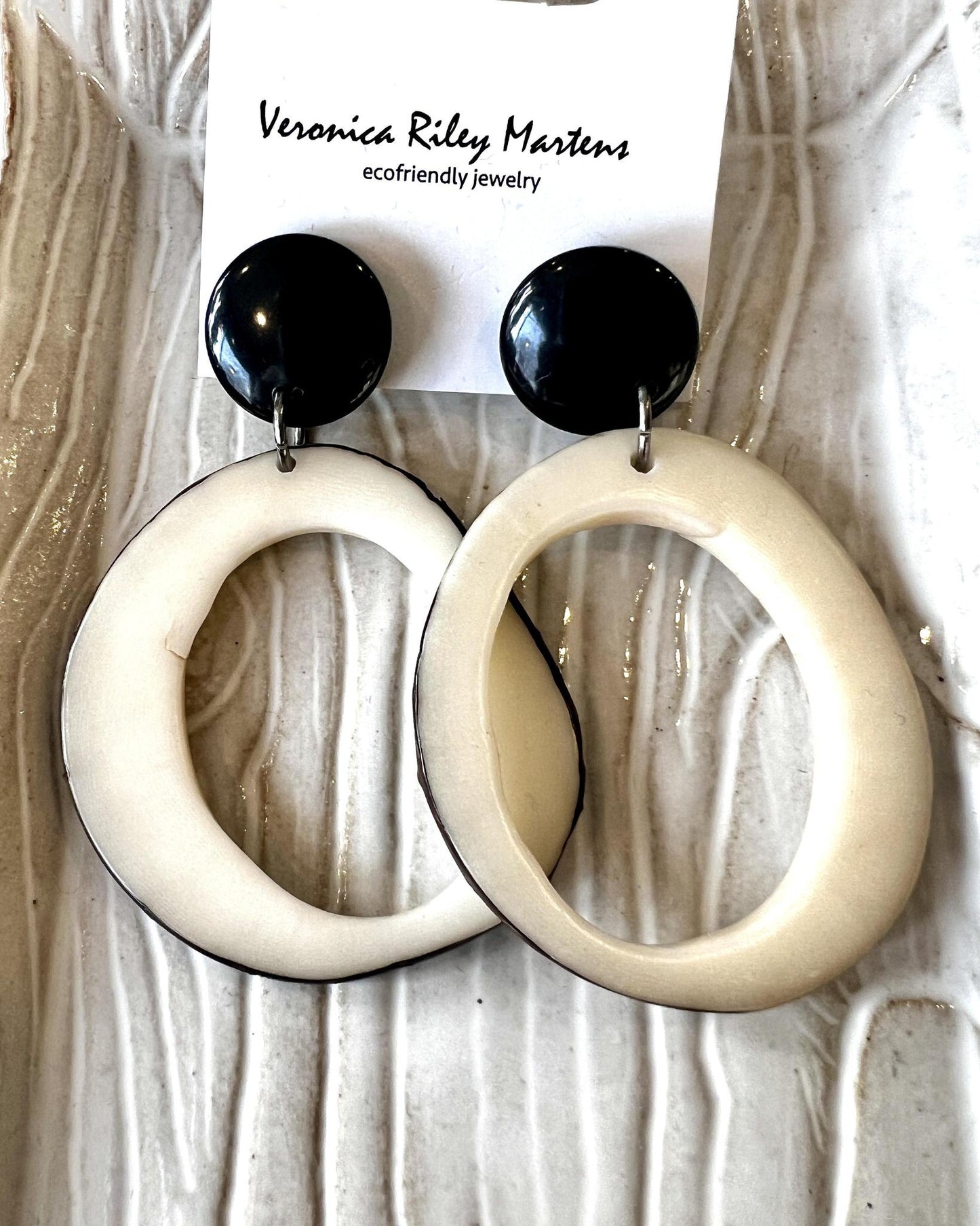 Veronica Riley Martens 2-piece Tagua Nut Earrrings - Cream and Black