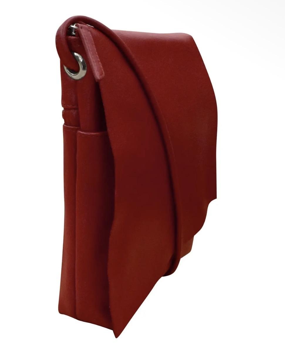 ili Midi Canada Bag in Red
