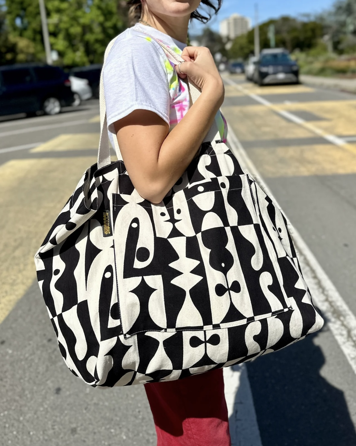 Nooworks Mega Tote in Illusions