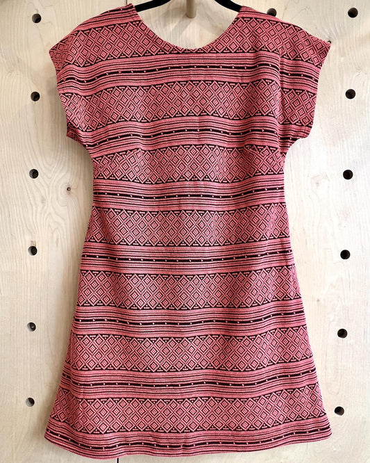 Fayru Dress in Black and Coral Print
