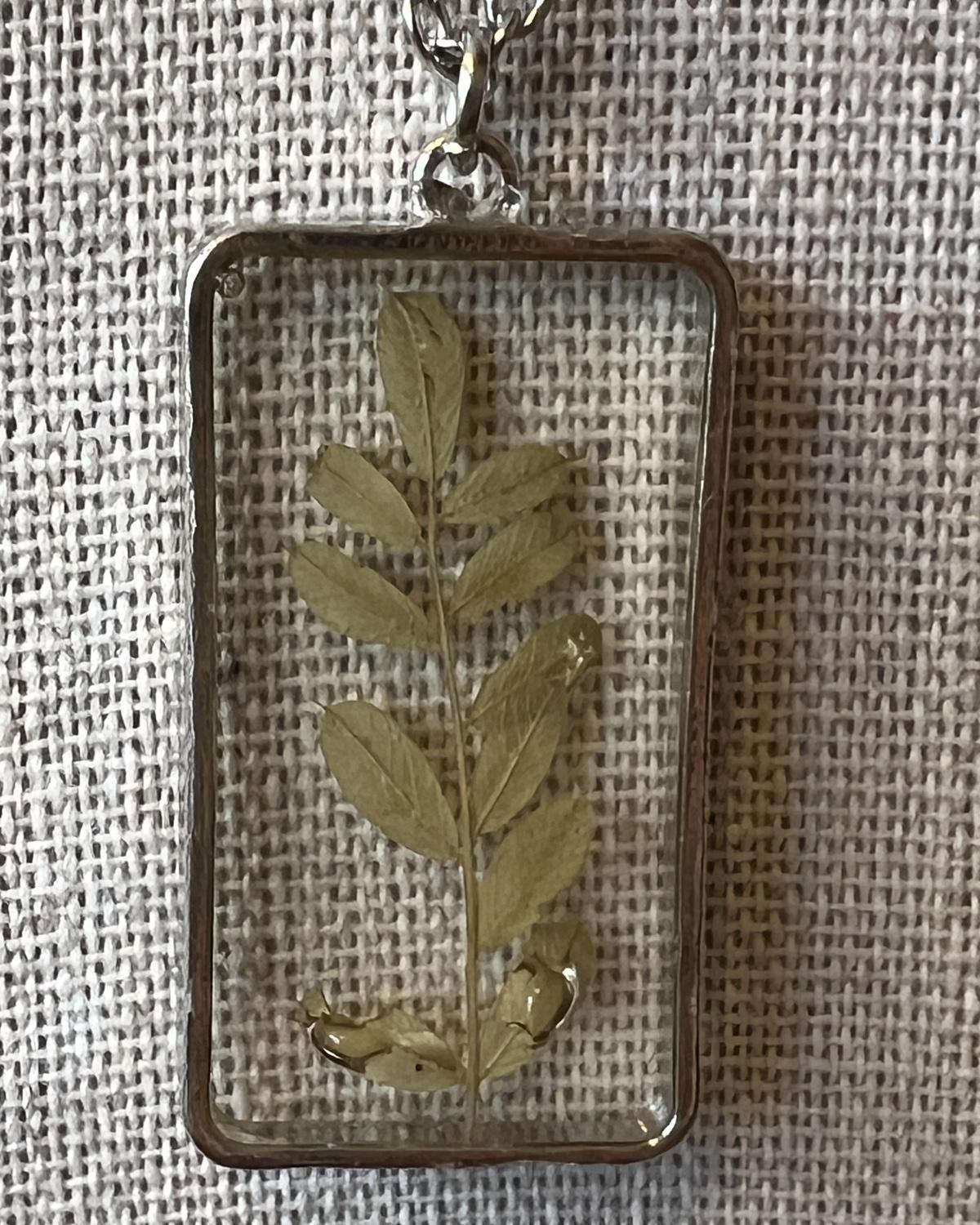 Pajaro Negro Botanical Leaf Necklace