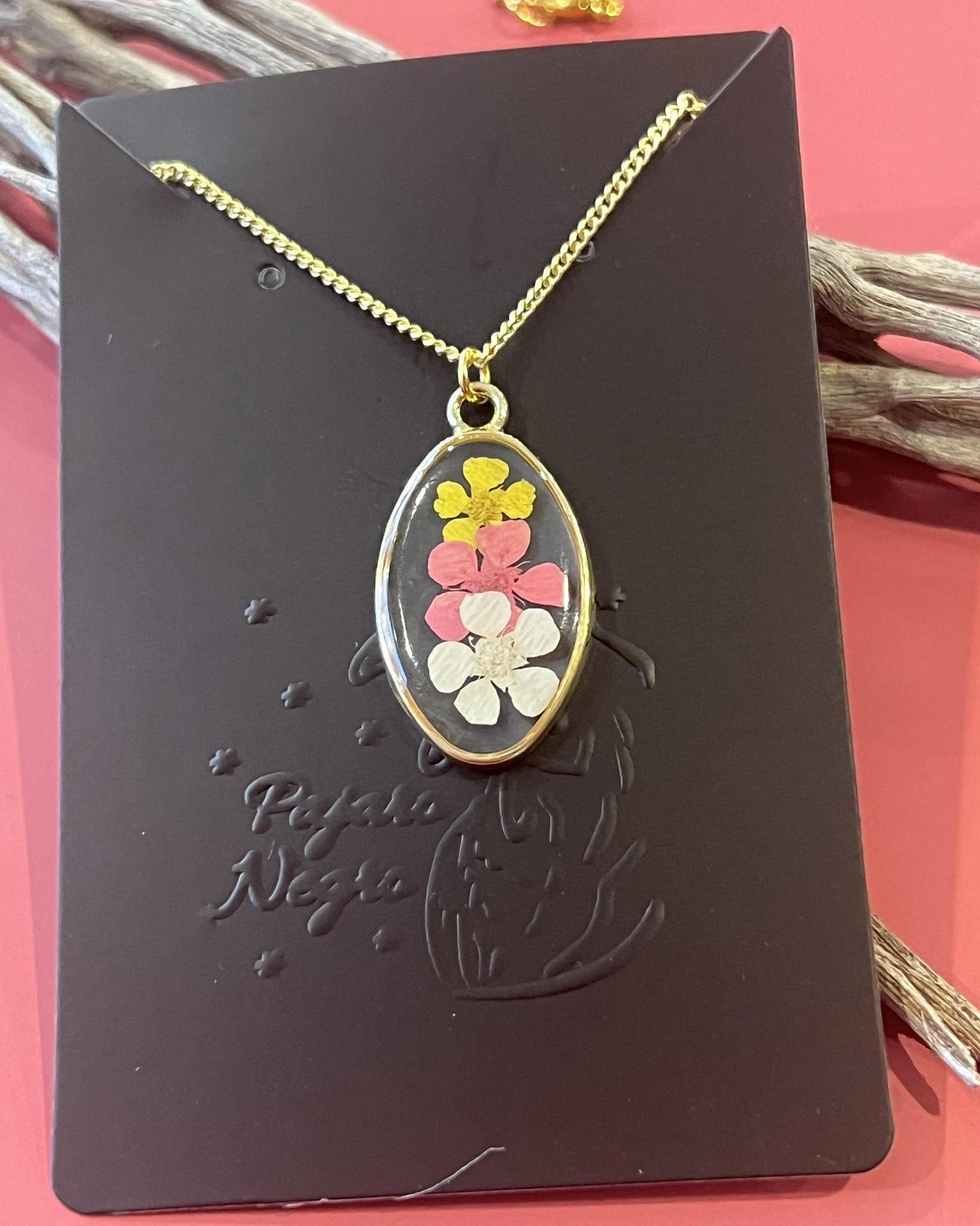 Pajaro Negro 18k Gold Yellow, Red, Pink Floral Oval Necklace
