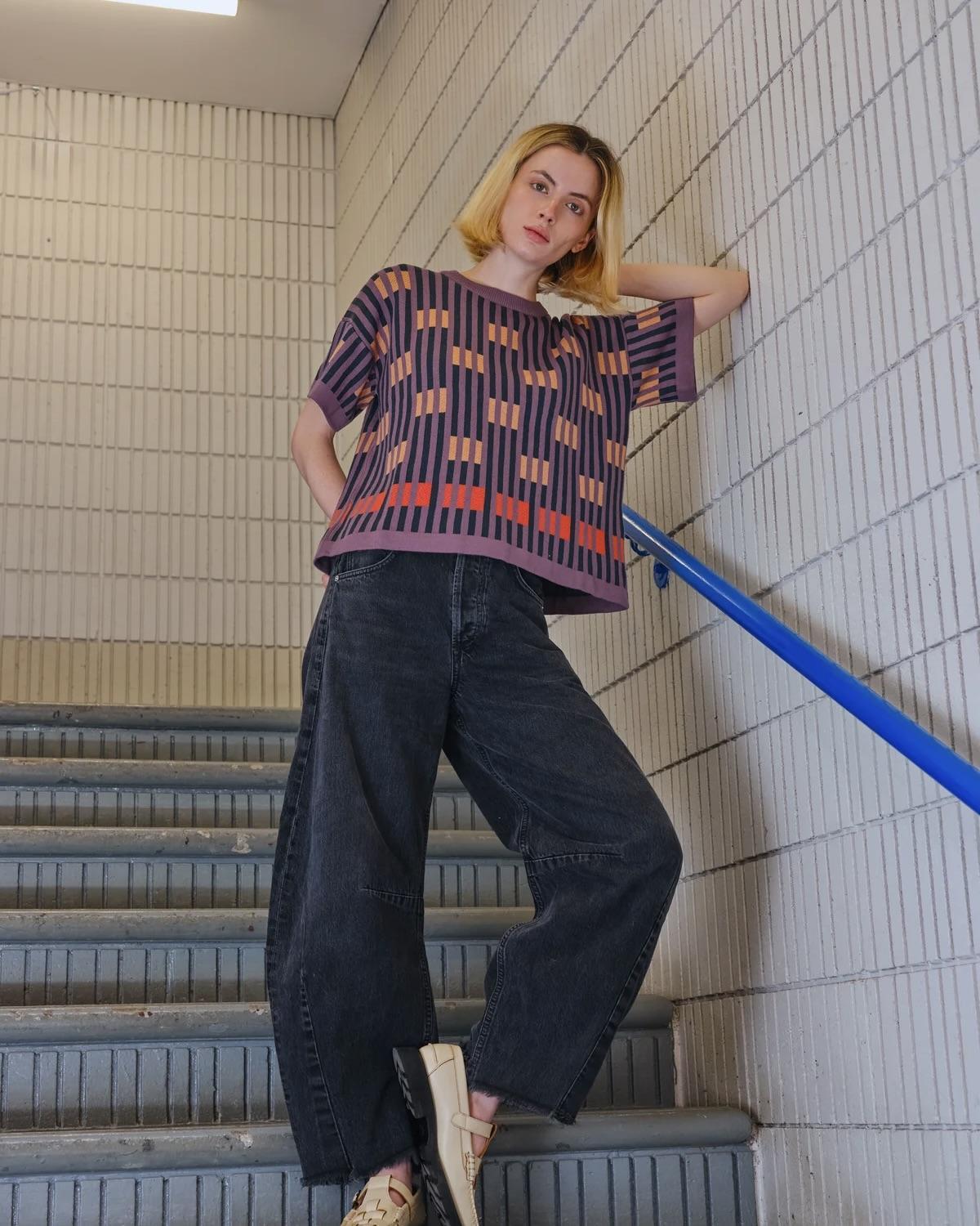 The Endery Bauhaus Short Sleeve Sweater Tee in Rhodolite (Plum/Indigo)