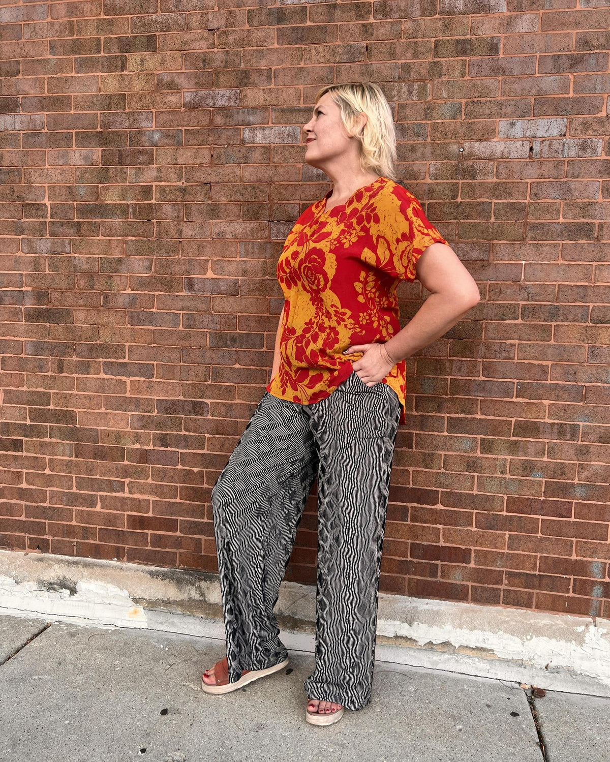 Indie Ella Eesha V-Neck Top in Bold Vivid Floral