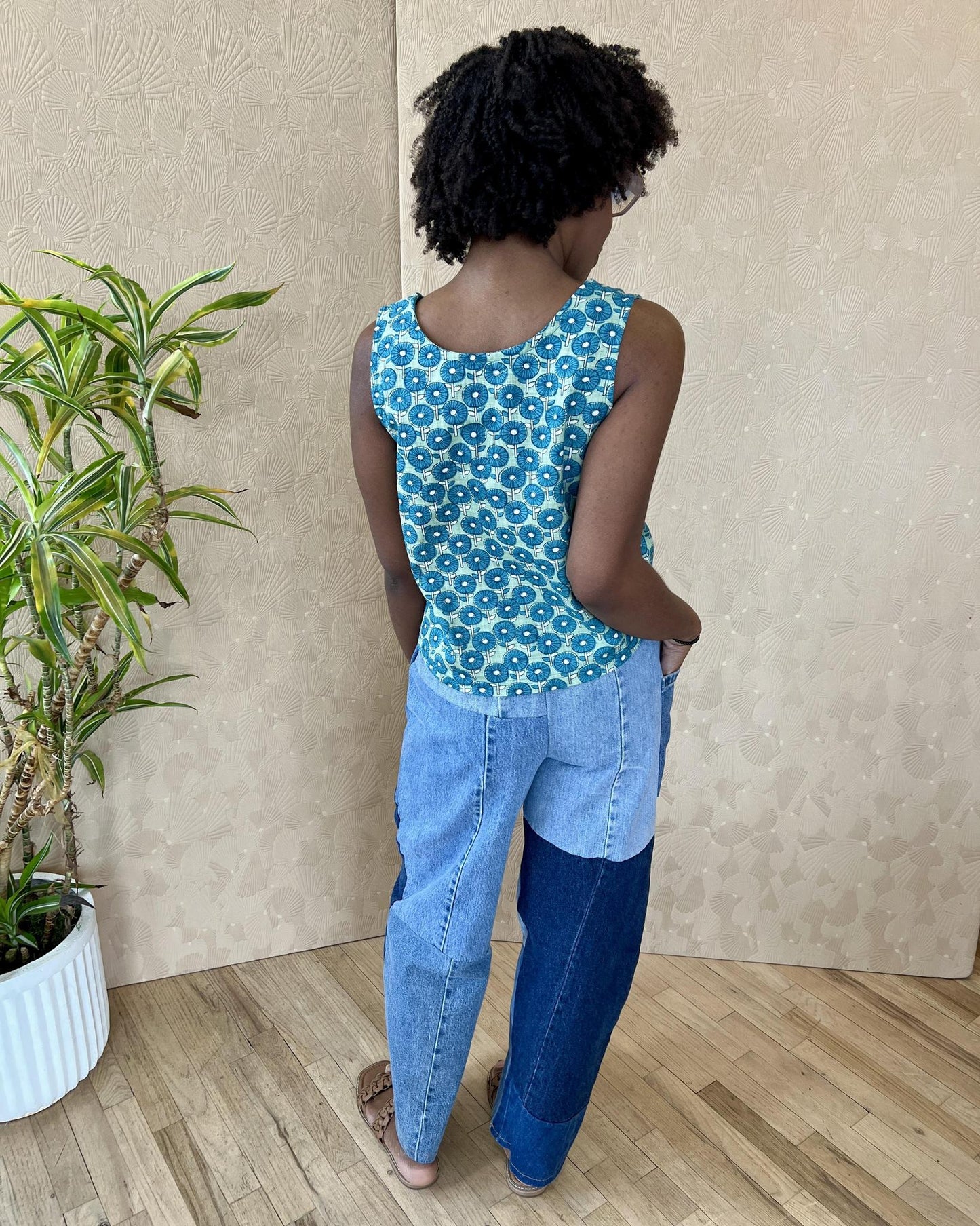 Squasht Tank Top in Caribbean Turquoise Cotton Poplin Flower Print 🌼