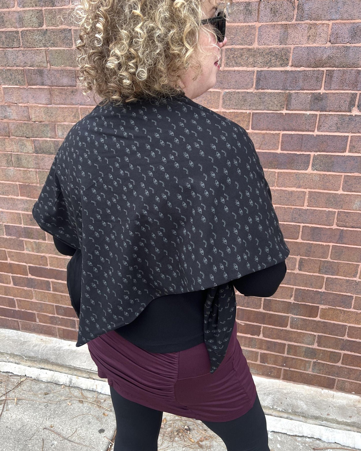 Squasht Reversible Triangle Scarf in Dreamy Eyes and Black