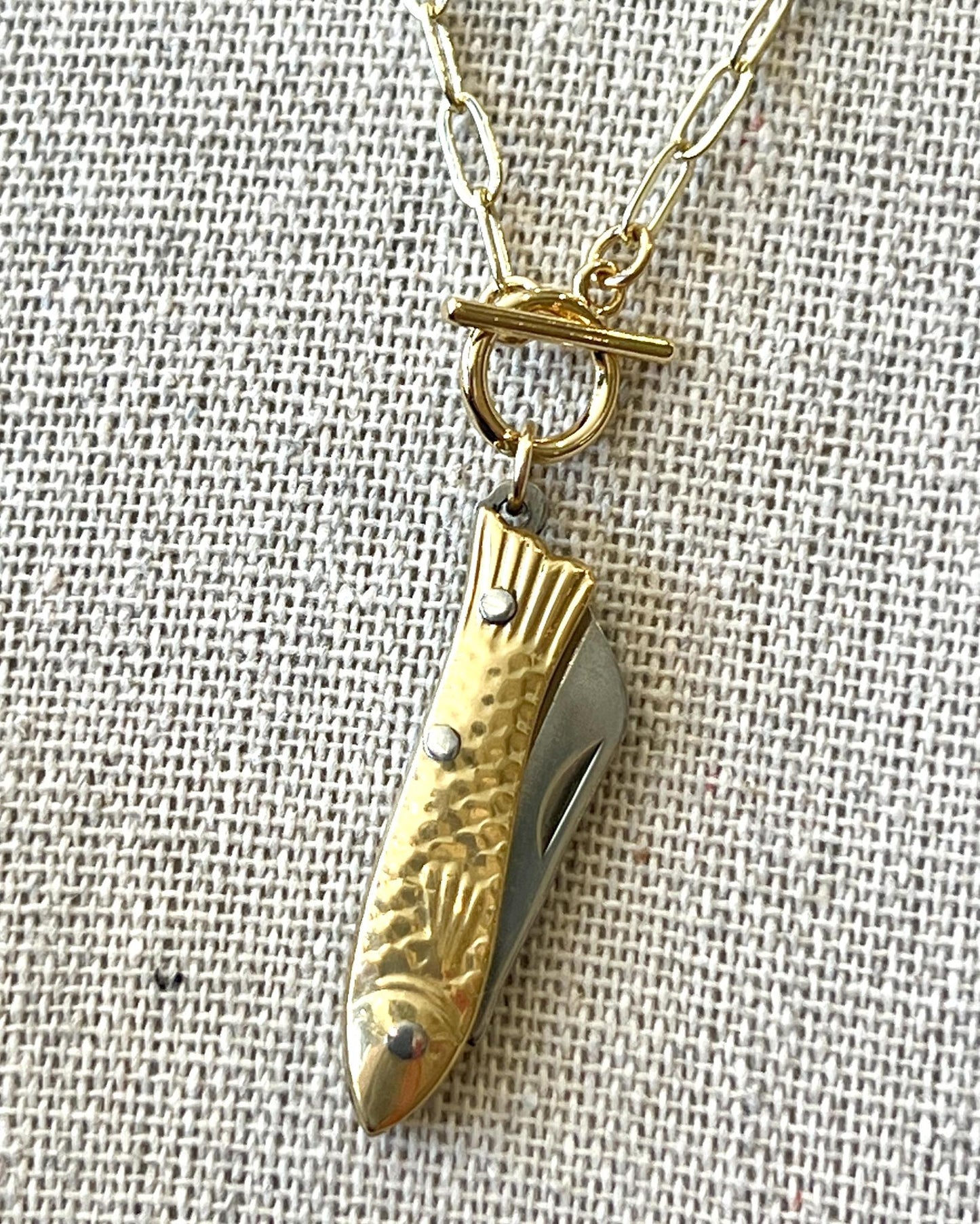 1979 Jewelry 1-inch Knife Fish Necklace on 14kt Gold Plated Chain