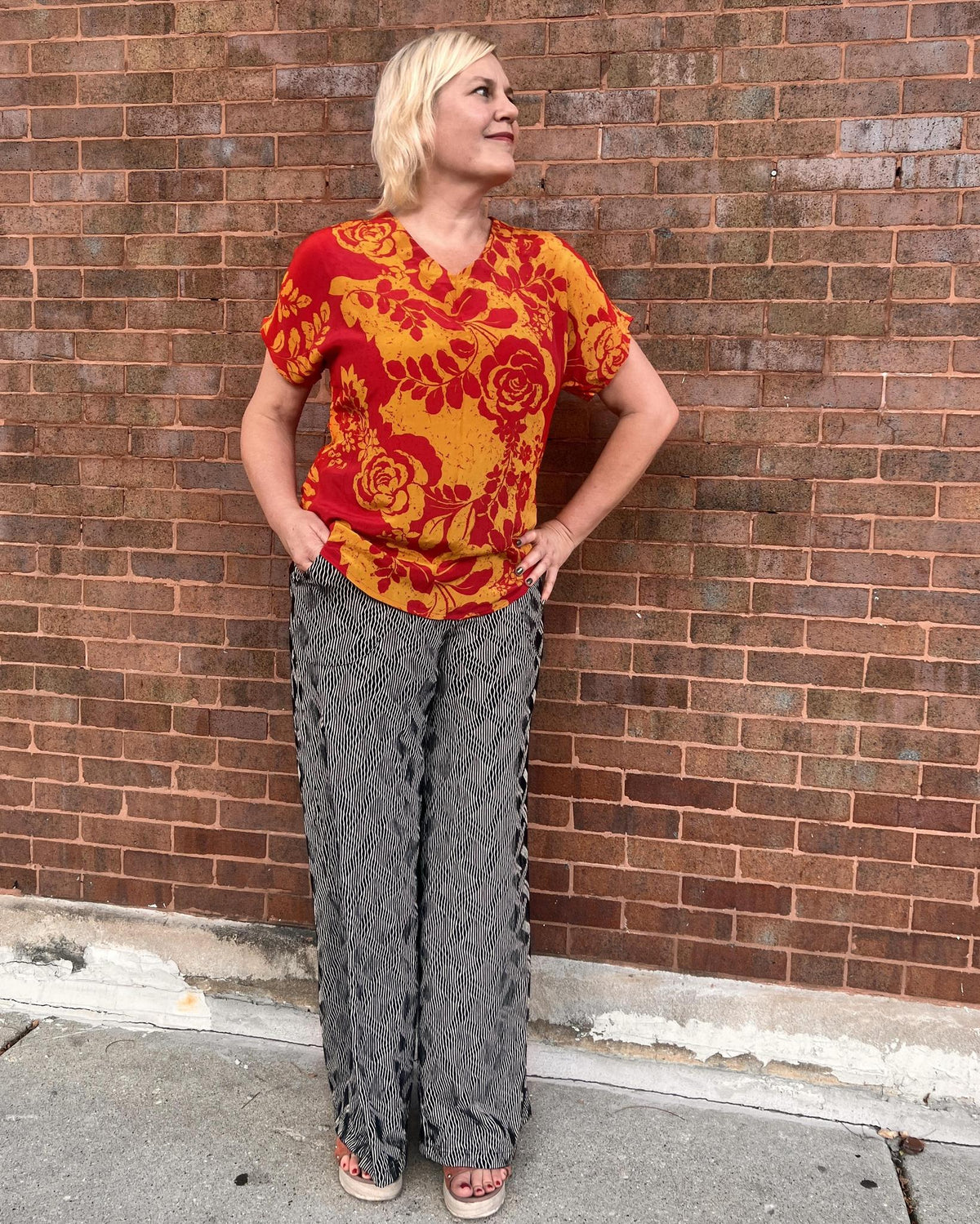 Indie Ella Eesha V-Neck Top in Bold Vivid Floral
