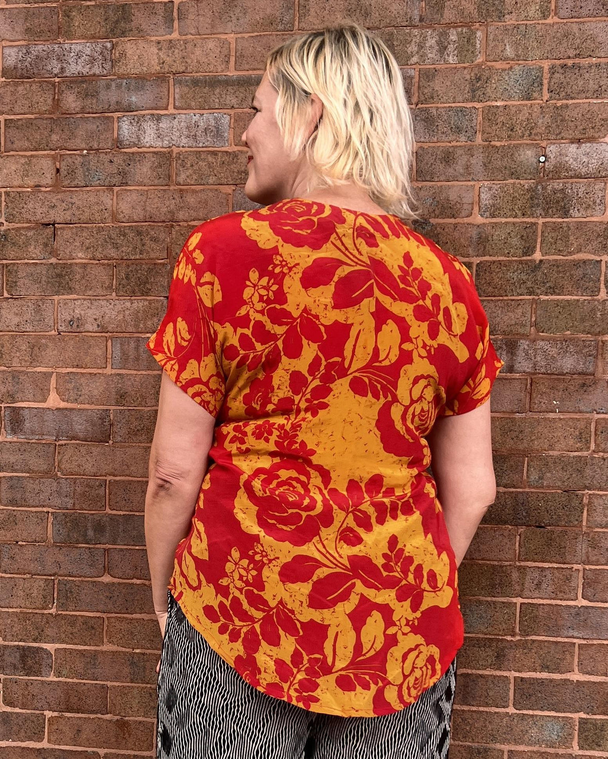 Indie Ella Eesha V-Neck Top in Bold Vivid Floral