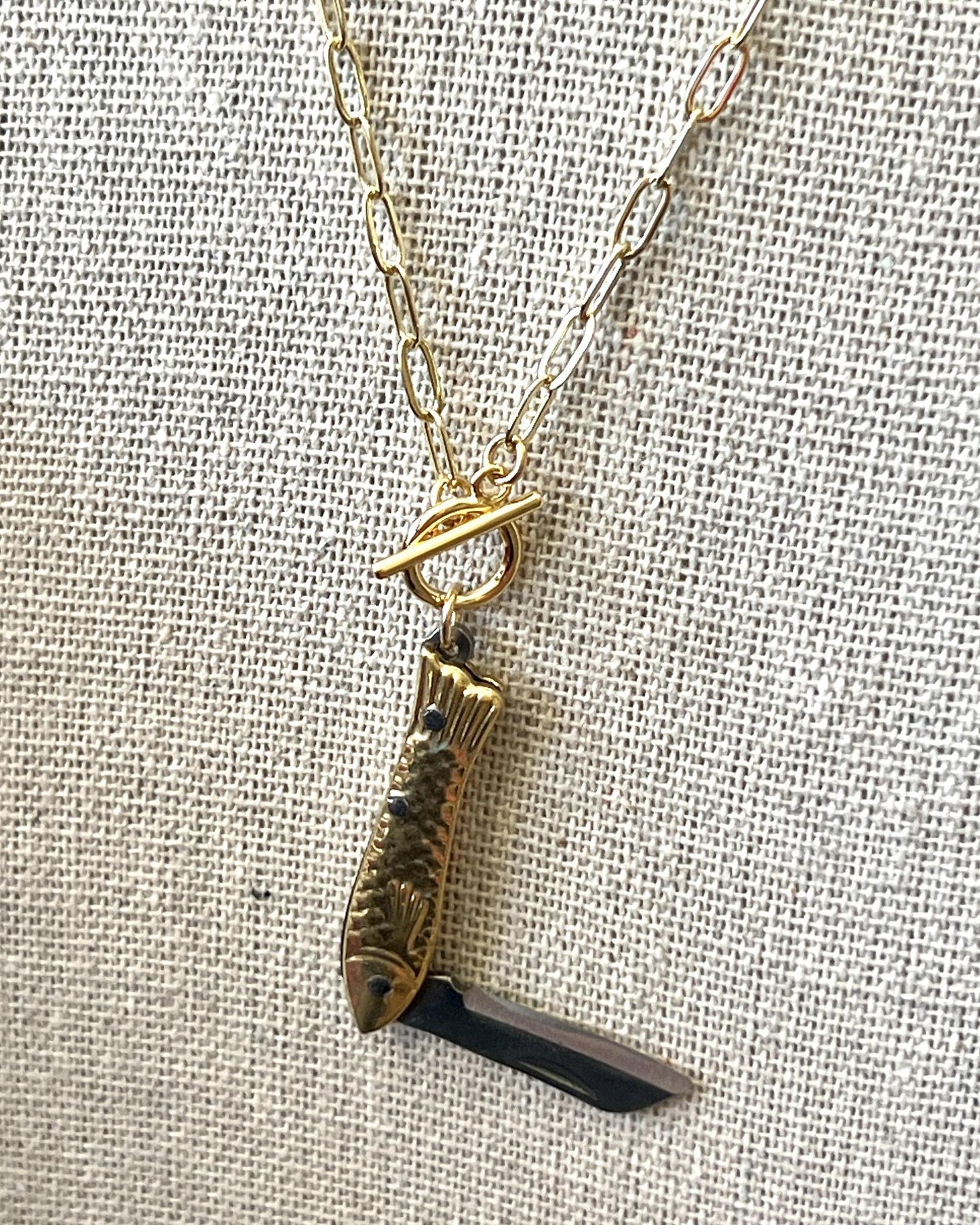 1979 Jewelry 1-inch Knife Fish Necklace on 14kt Gold Plated Chain