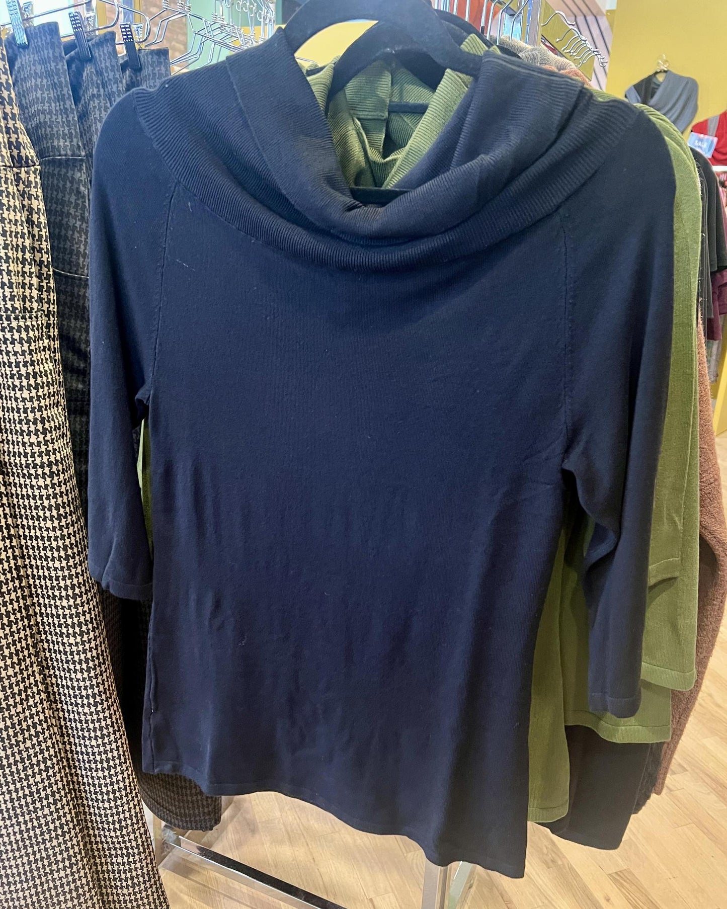 Effie's Heart Bonnie Pullover - Black