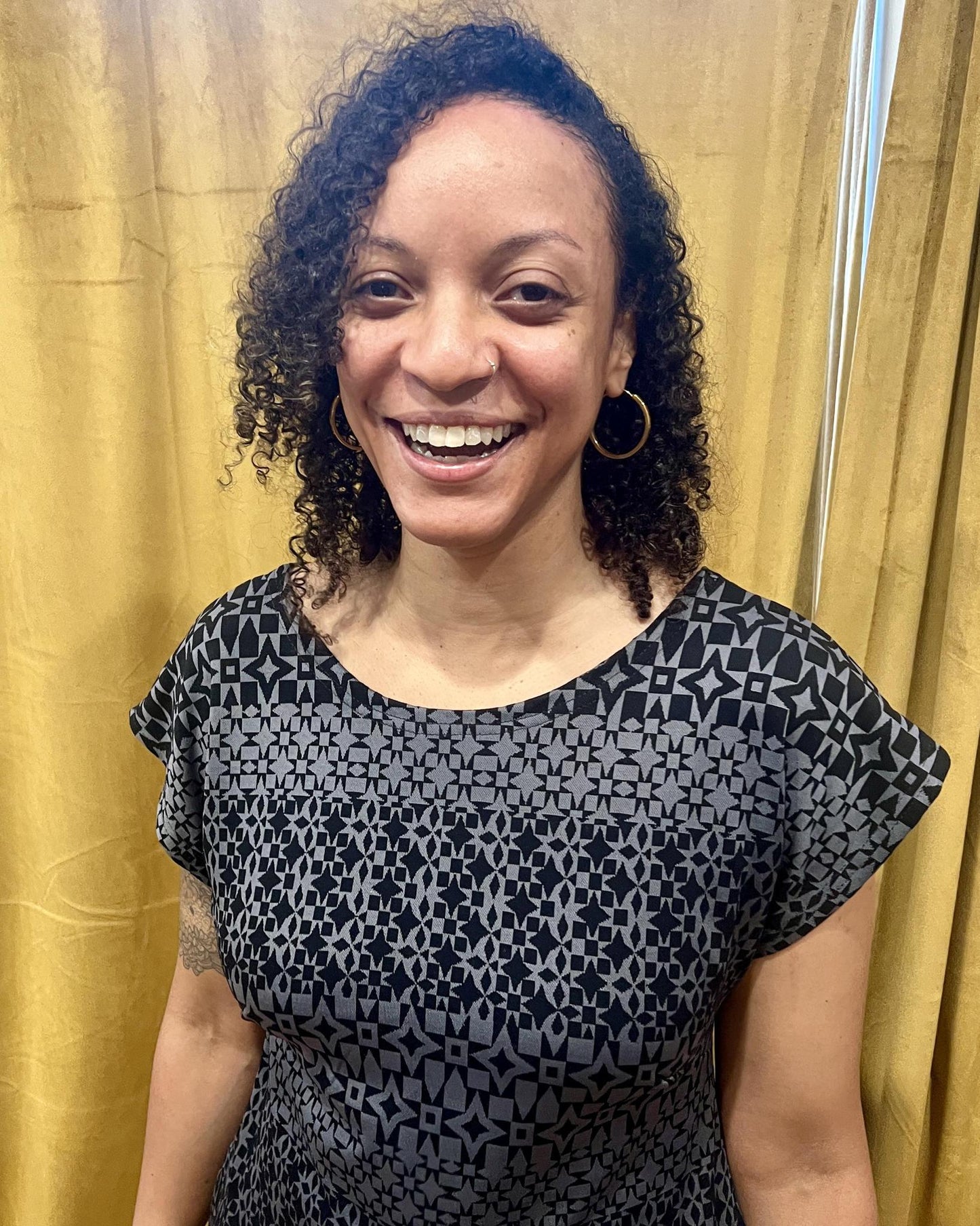 Fayru Dress in Black and Grey Stars