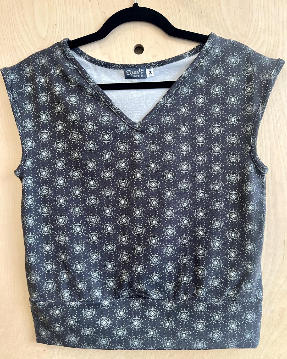 Squasht Banded Tee in Gray Starburst Print