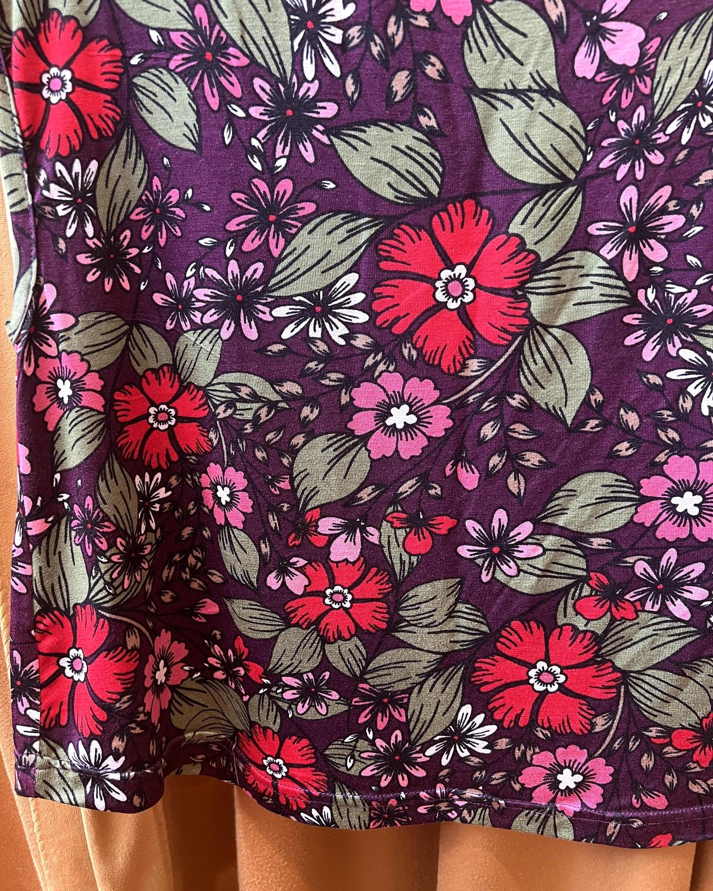 Squasht Croppish Tee in Petal Party - Berry