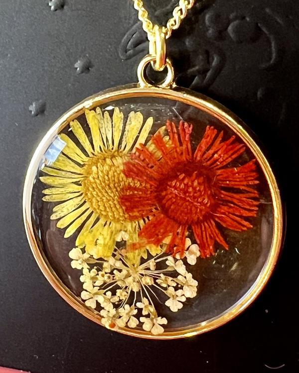 Pajaro Negro 18k Gold Fill Large Round Red and Yellow Floral Necklace