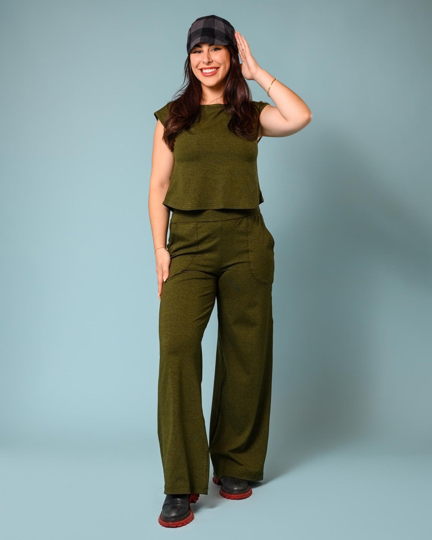 Squasht Wide Leg Long Length Pants in Deep Olive Green