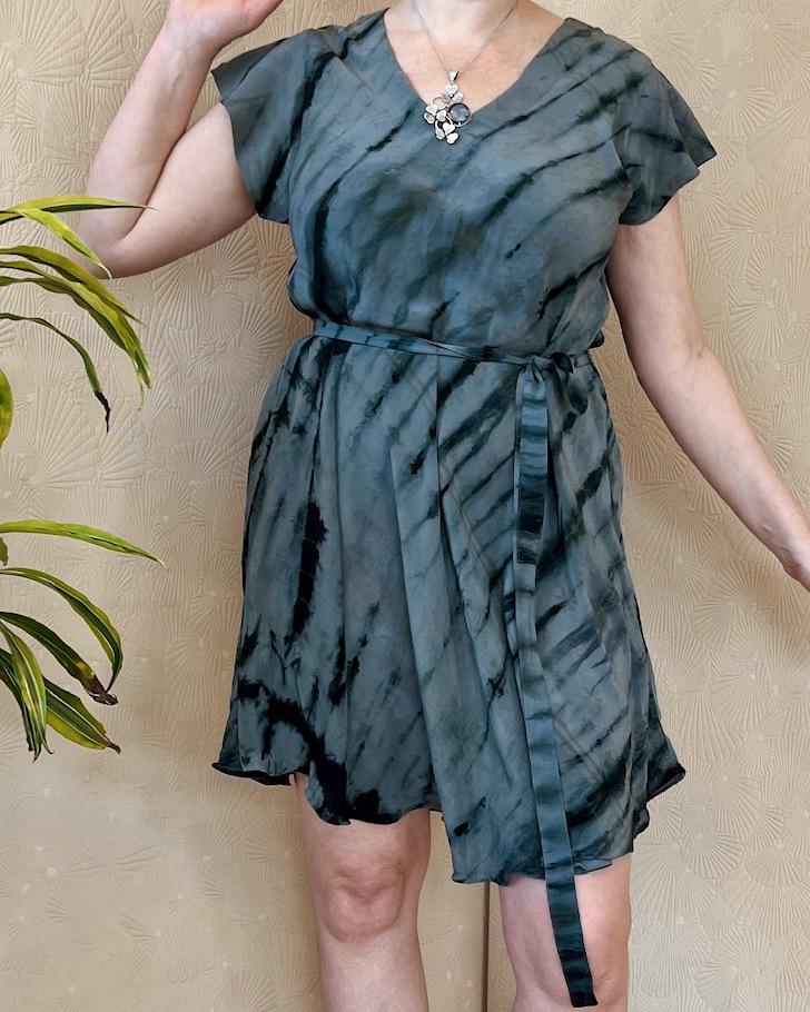 Indie Ella Kayla V-Neck Silk Dress in Gray Marble size Large