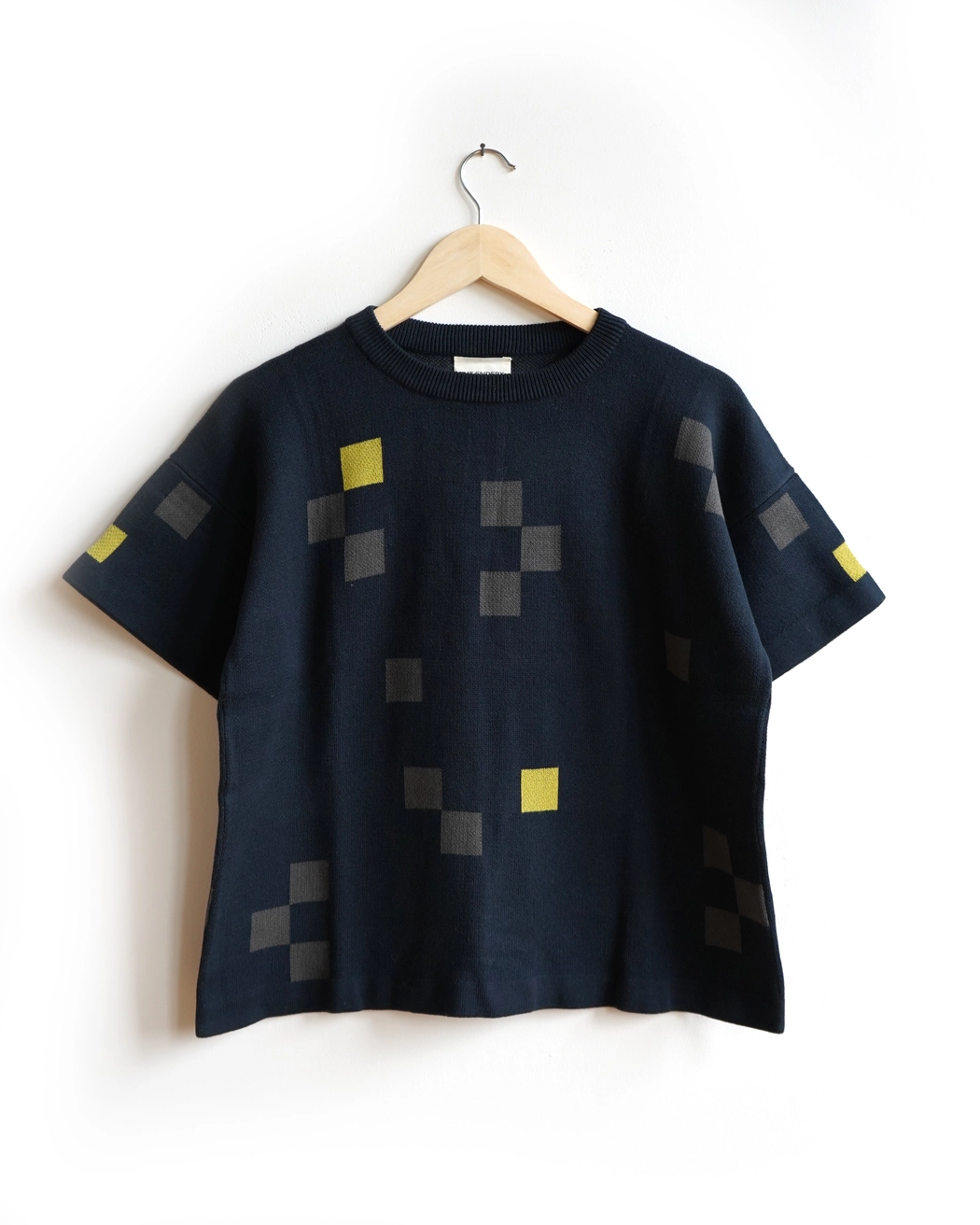 The Endery Albers Short Sleeve Sweater Tee in Atlantic (Navy/Grey/Yellow)