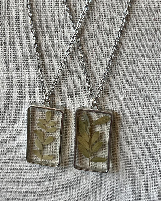 Pajaro Negro Botanical Leaf Necklace