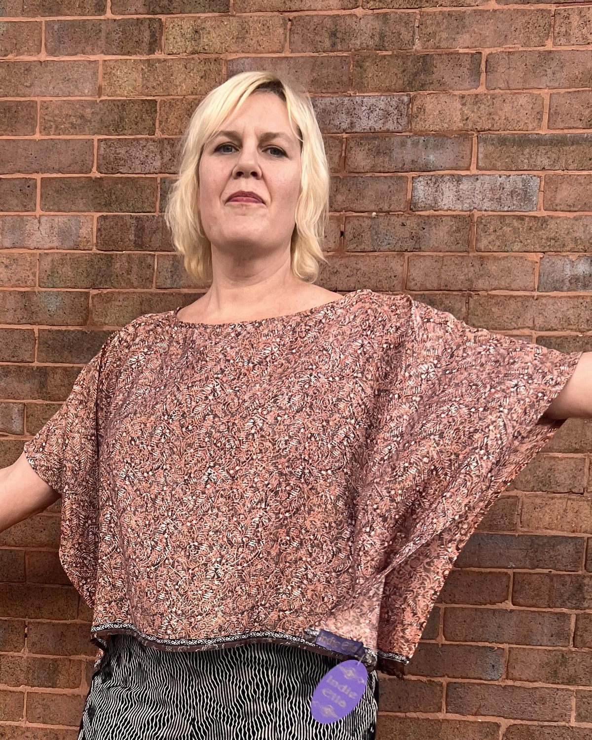 Indie Ella Tessa Flowy Silk Top in Allover Light Dusty Mauve Abstract Print
