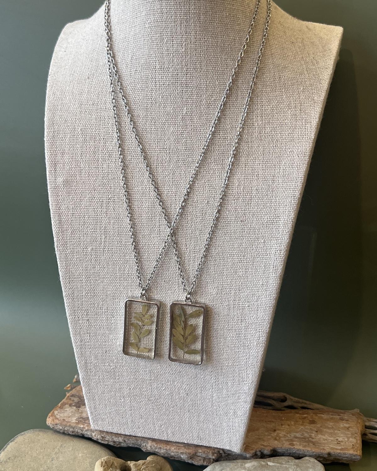 Pajaro Negro Botanical Leaf Necklace