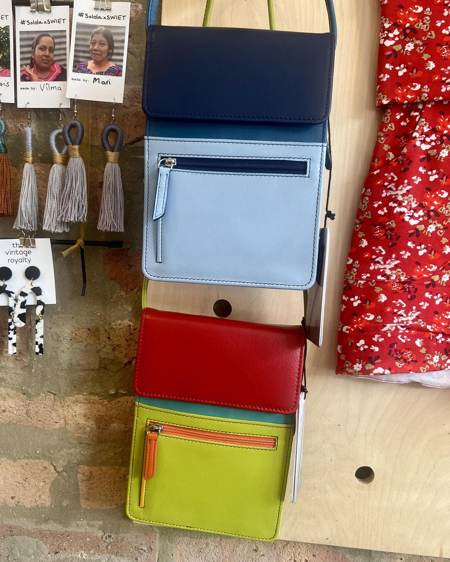 ili Leather Organizer on a String - Palm Beach