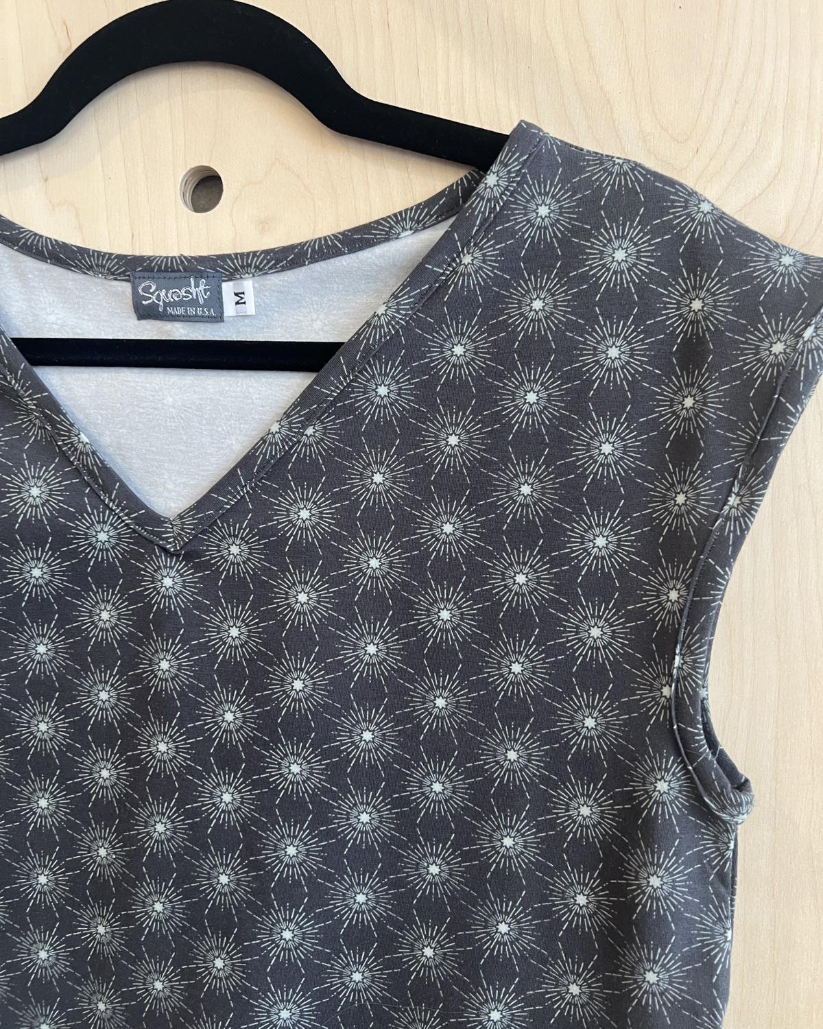 Squasht Banded Tee in Gray Starburst Print