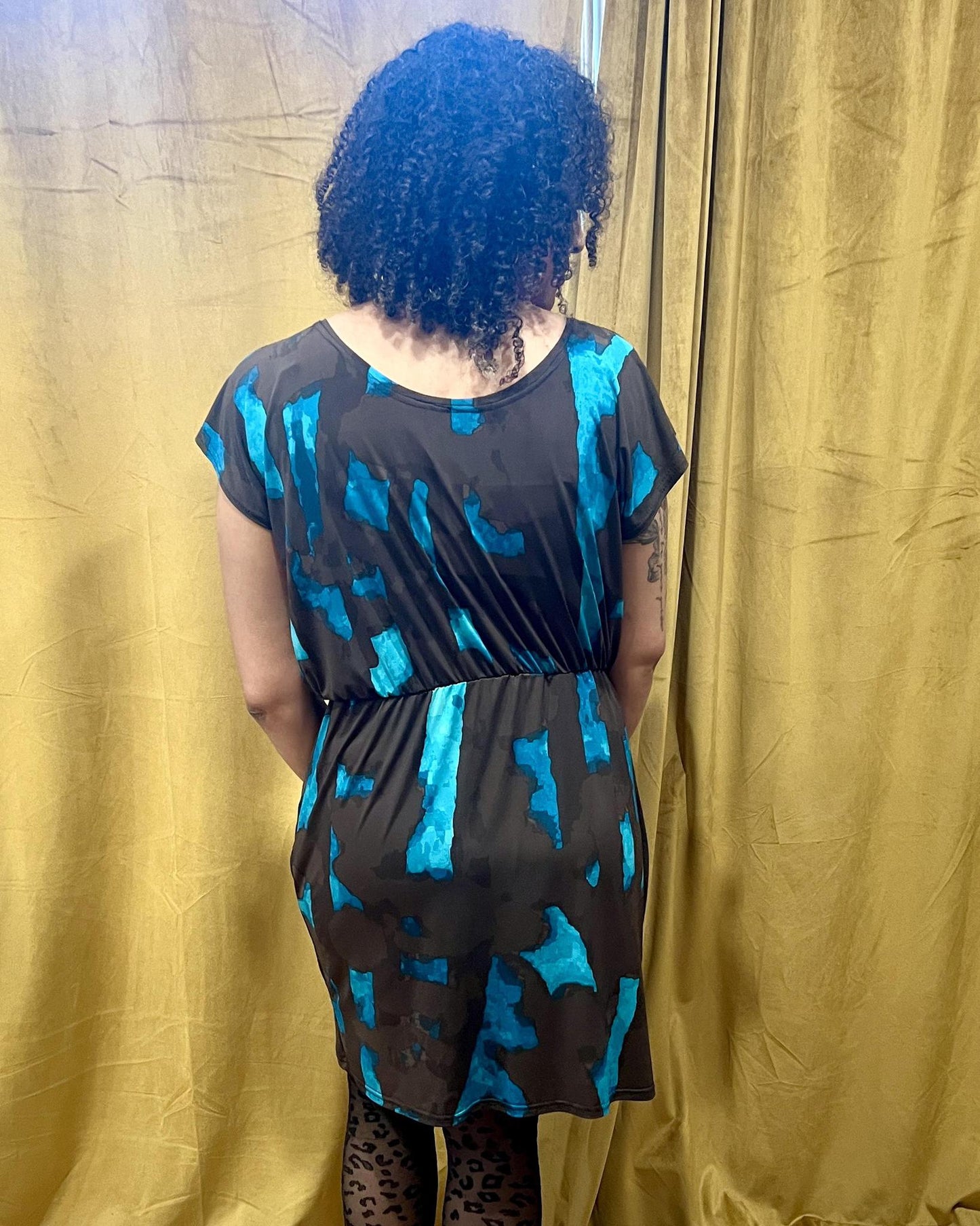 Fayru Cinched Waist Dress in Charcoal Brown and Teal - Size Small, Medium